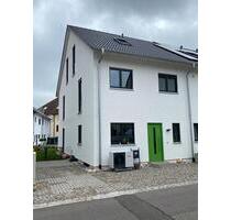 Modernes Reihenendhaus im alten Dorfkern - Eimeldingen