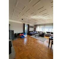 Attraktive und helle 4-Zimmer-Wohnung mit Balkon, direktem Garten - Gersthofen