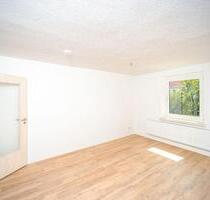 Ruhige Dachgeschosswohnung - 305,00 EUR Kaltmiete, in Eisleben (Lutherstadt) (PLZ: 06295)