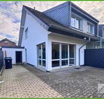 + 5PLUS + IDEAL FÜR PAARE + 2-ZIMMER-DOMIZIL MIT TERRASSE UND GARAGE IN INDEN ALTDORF +