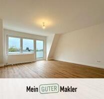 Erstbezug nach Sanierung: Helle Dachgeschoss-Oase mit West-Loggia im grünen Bremen-Nord