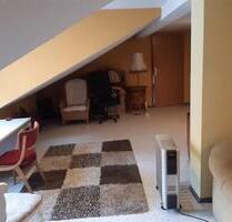 Kleine Dachwohnung zu vermieten - Saalfeld (Saale)