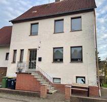 Schönes Einfamilienhaus mit Balkon , Garten, Garage - Wolfhagen