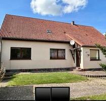 Charmantes Haus mit Großem Garten, Scheune und Garage in Altkalen - Gnoien