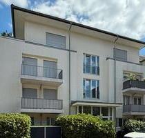 Sulzbach: Komfortable 2-Zi.-Penthousewohnung an der Stadtgrenze von Bad Soden - Sulzbach (Taunus)