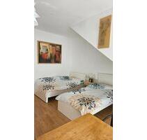 1 Zimmer + eigenes Bad + Balkon - Laatzen