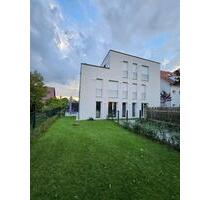 hochwertige Neubau 3-Zimmer-Maisonette-Wohnung mit 2 Bädern, 2 St - Walddorfhäslach