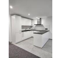 hochwertige Neubau 5-ZImmer-Wohnung mit Garten, 2 Stellplätze - Walddorfhäslach