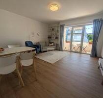 Helle, zentrale, vollmöblierte 2-Zimmer-Wohnung mit Balkon - Heidelberg Bahnstadt