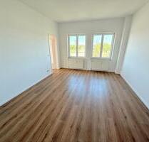 Drei Zimmer Wohnung mit EBK! - 529,00 EUR Kaltmiete, in Brandenburg an der Havel (PLZ: 14770)