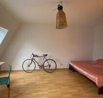 1 großes Zimmer in 2er-WG am Kottbusser Tor - oberste Etage mit A - Berlin Friedrichshain-Kreuzberg
