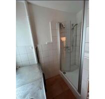 Die Wohnung ist frei ab 01.02.2026 warmmiete 875 ist jetzt ak - Frankfurt am Main Niederrad