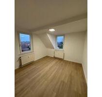 Erstbezug nach Sanierung! 2 Zimmer plus große Wohnküche, inkl. EBK und neuwertigem Bad! - Nürnberg Holzheim