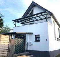 Modernes Einfamilienhaus mit Balkon u. einer schönen Terrasse - Erftstadt