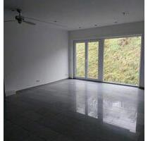 Sehr große 4-Zimmer-Wohnung am Waldrand zu vermieten - Alfeld (Leine)