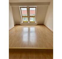 Frisch renovierte DG-Wohnung im gepflegten Gründerzeithaus - Magdeburg Nordwest