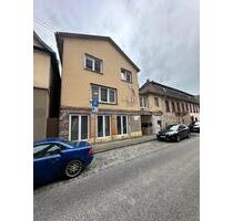 Haus mit großer Wohnung und Büro zum BESTPREIS - Zell am Main