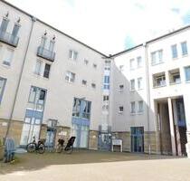Frisch renovierte 2-Zi.-Whg. mit neuem Bad und neuem Boden am Nové-Mesto-Platz - Hilden