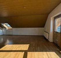 2 ZKB Dachgeschosswohnung + Balkon - Essingen