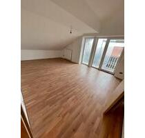 Neu renovierte Wohnung 90 m2 - 725,00 EUR Kaltmiete, in Teunz (PLZ: 92552)