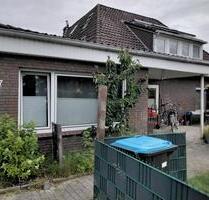 Doppelhaushälfte mit Garten, 7 Zimmer, KB HWR Carport ca. 156qm - Rhauderfehn