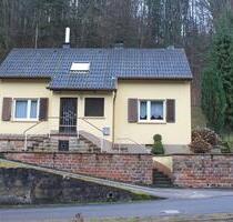 Einfamilienhaus mit Garage und Schuppen - Trippstadt