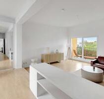 Stilvolle 2-Zi.-DG-Wohnung mit 2 Balkonen in Berlin-Schöneberg