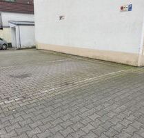 Drei Parkflächen Capitostraße 2, 40597 Düsseldorf-Benrath zu vermieten. 50 € pro Platz, pro Monat
