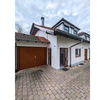 Helle DHH mit Garten Garage & Dachterrasse in Mutlangen - Täferrot