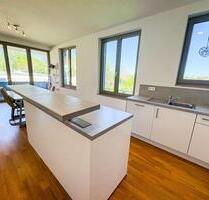 !! Wunderschöne Vier-Zimmerwohnung erwartet Sie !! + Einbauküche + Balkon und Stellplatz - Berlin Treptow-Köpenick