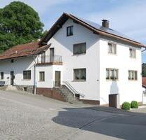 Ruhmannsfelden: Mehrgenerationenhaus m. Photovoltaikanlage u. 3 sep. Eingängen - Patersdorf