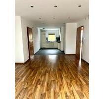 Renovierte, sonnige 3-Zimmer Wohnung mit Balkon in Nürnberg-Stein