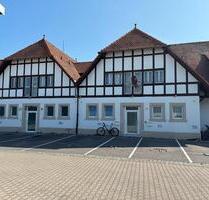 Büro in Bamberg Stadt mit Parkplätzen.