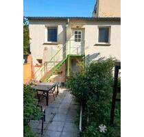2 Raum Wohnung im 1. OG mit Gartenbenutzung zu vemieten. - Benz