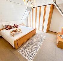 Voll möblierte 2-Zimmer-Maisonettewohnung mit Terrasse in Wiesbad - Wiesbaden Schierstein