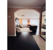 Von Privat! Ruhige und stilvolle Wohnung mit Balkon nahe Rhein. - Düsseldorf Stadtbezirk 9