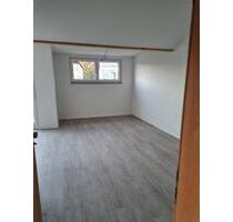 Zimmer DG-Wohnung - 1.520,00&nbsp;EUR Kaltmiete, ca.&nbsp; 95,00&nbsp;m&sup2; in Bahlingen am Kaiserstuhl (PLZ: 79353)