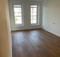 Geräumige 2-Zimmer-Wohnung mit Loggia - Frankfurt am Main Fechenheim