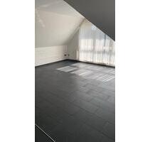 Würselen: Helle 3-Zimmer-Wohnung mit Balkon und Stellplätzen