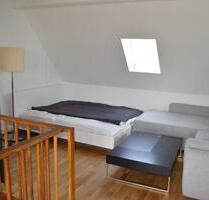 Möbliertes 1 Zimmer-Dachgeschoss-Apartment, mit groß. Garten - Berlin Reinickendorf