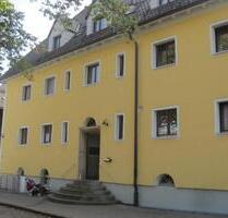 Schöner Wohnen auf gut 100qm: Großzügige 4-Zi.-Wohnung für Sie renoviert! - Traunstein