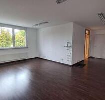 Zentrale Büro- oder Praxisflächen sofort verfügbar - Altdorf