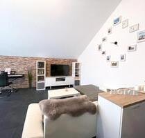 Exklusive Dachgeschoss-Wohnung im Loftstil mit Schwarzwaldblick - Steinmauern