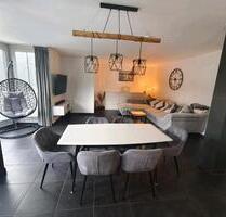 Geschmackvolle teilmöblierte 3-Zimmer- Wohnung mit Balkon und EBK - Hürth
