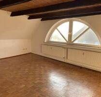Renovierte große 3 Zimmer Dachgeschosswohnung in Schönberg ab sofort zu vermieten - Lüdersdorf