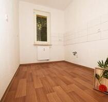 Sehr schöne 3-Raum-Wohnung mit Balkon und tollem Ausblick in bevorzugter Wohnlage! - Hohenstein-Ernstthal