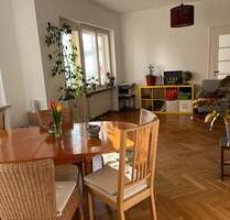 Großes WG Zimmer, perfekt für den Sommer in Whg mit 2 Balkonen:) - Leipzig Südost