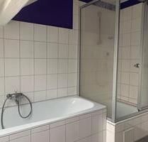 Helle 3 Zi Dachgeschosswohnung mit Badewanne am Rott - Wuppertal Barmen