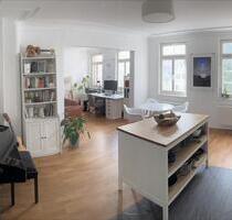 Möblierte, stilvolle, modernisierte 2,5-Zimmer-Wohnung in Altstadt Leonberg