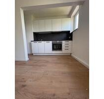 Teilsanierte 2 ZKB Wohnung inkl. EBK !!!Real Estate Hofmann!!! - Augsburg Bergheim
